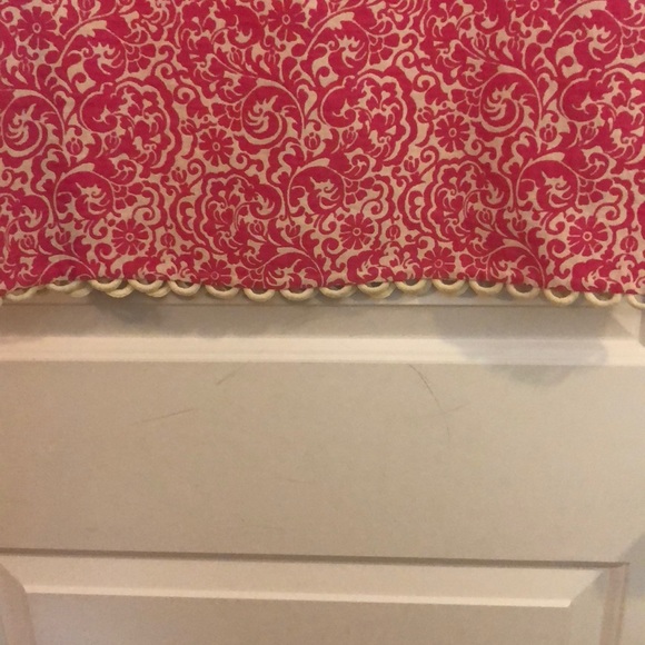 Pink and white patterned Lilly Pulitzer dress - Picture 2 of 2